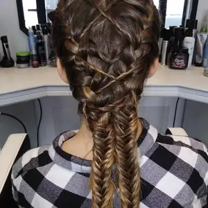 Frizura 1 iz salona Pedeset nijansi
